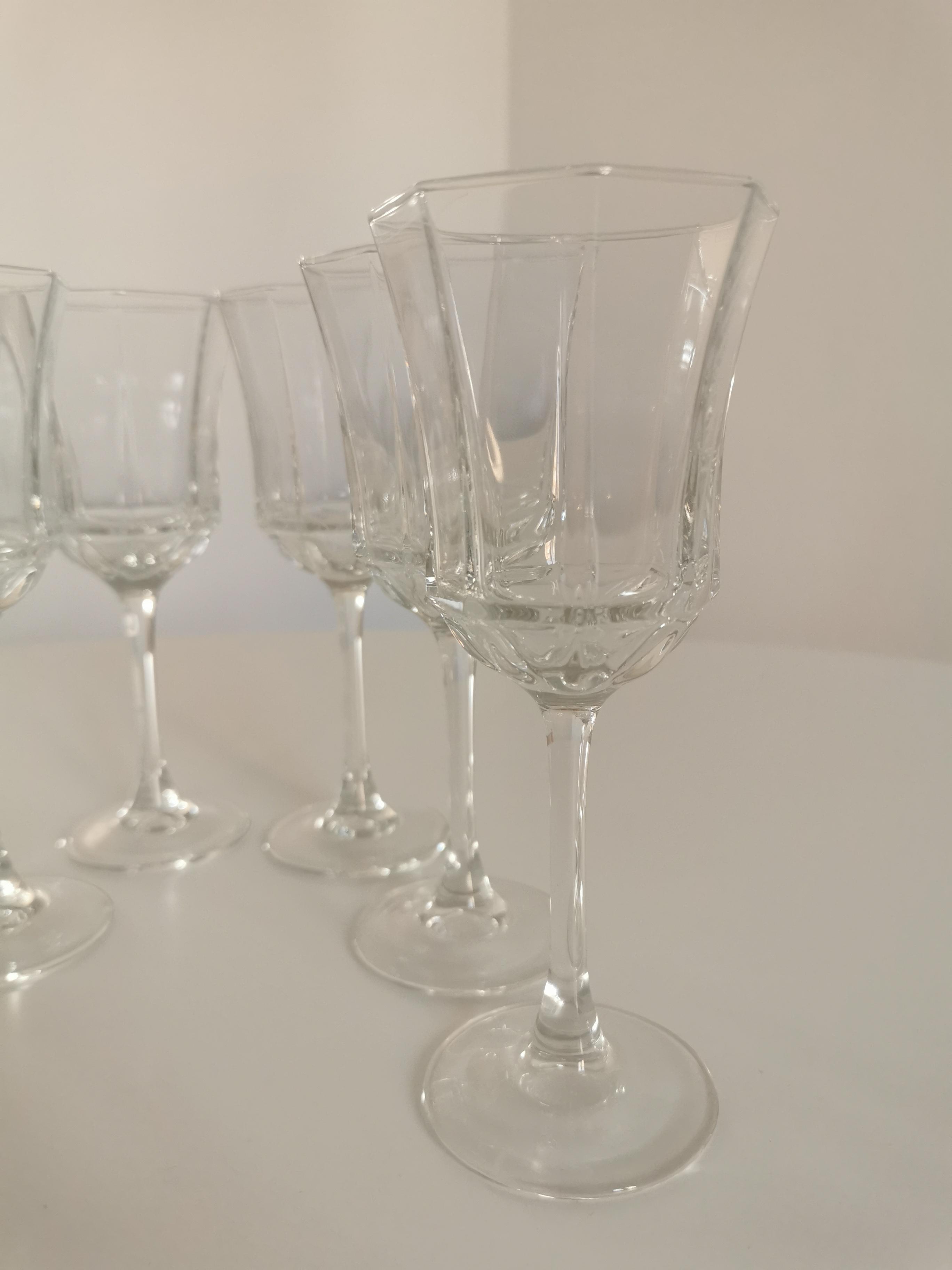 Service of 6 glasses a Vin Luminarc france