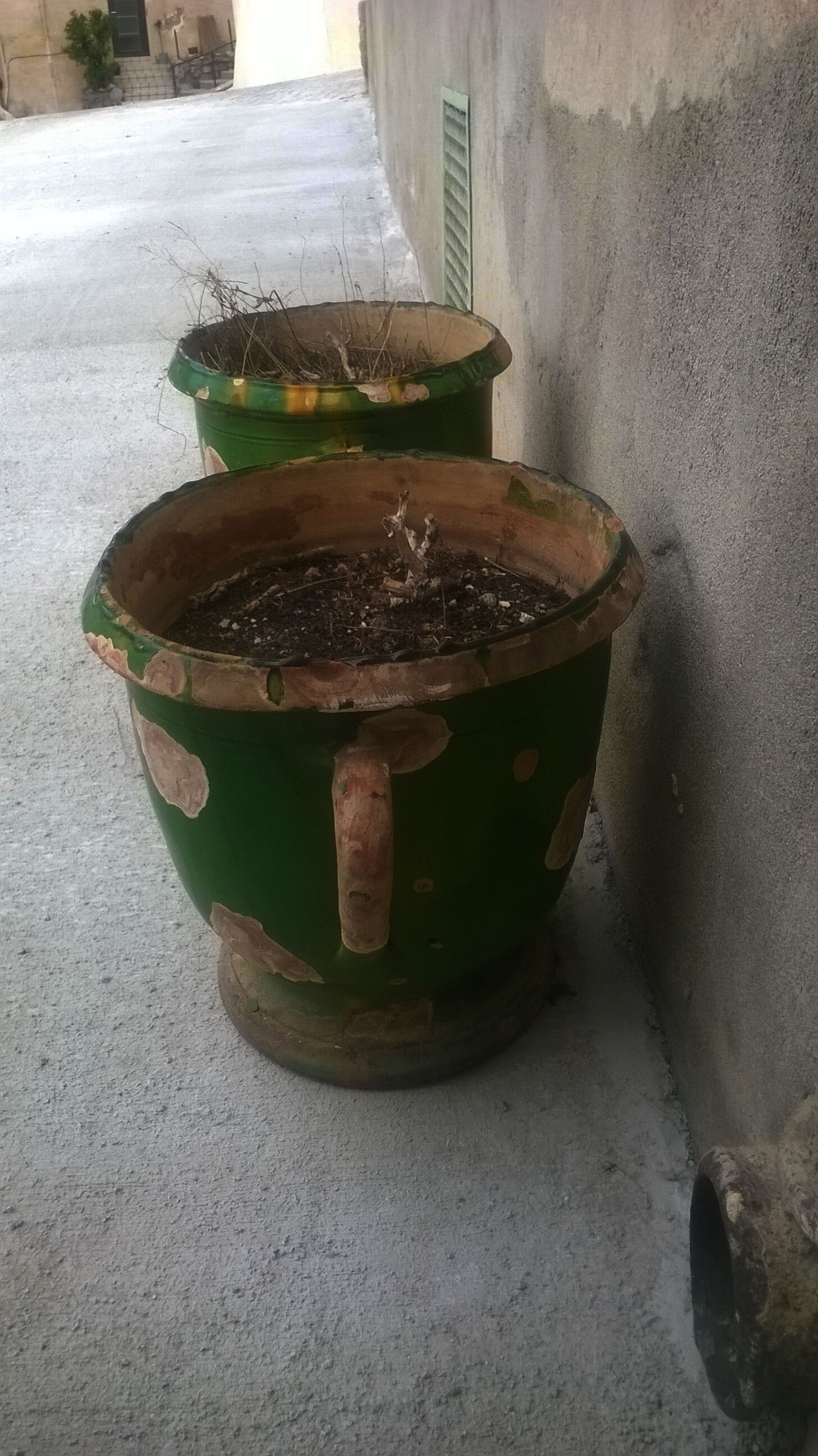Provençal terracotta flower pot