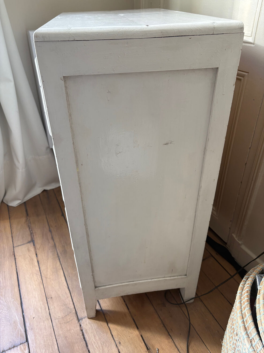 Chest of drawers