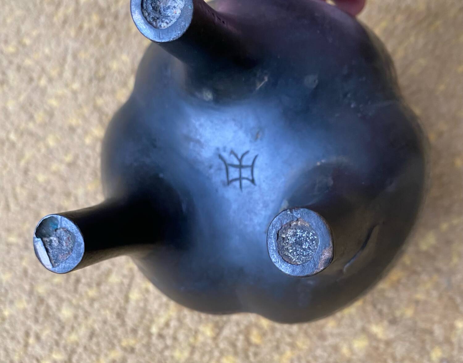 Ancient Chinese bronze tripod vase