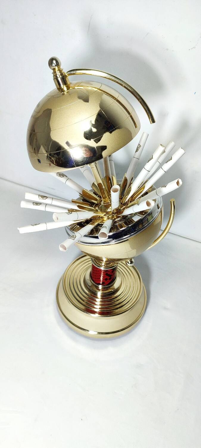 Cigarrera musical. España, 1970s.