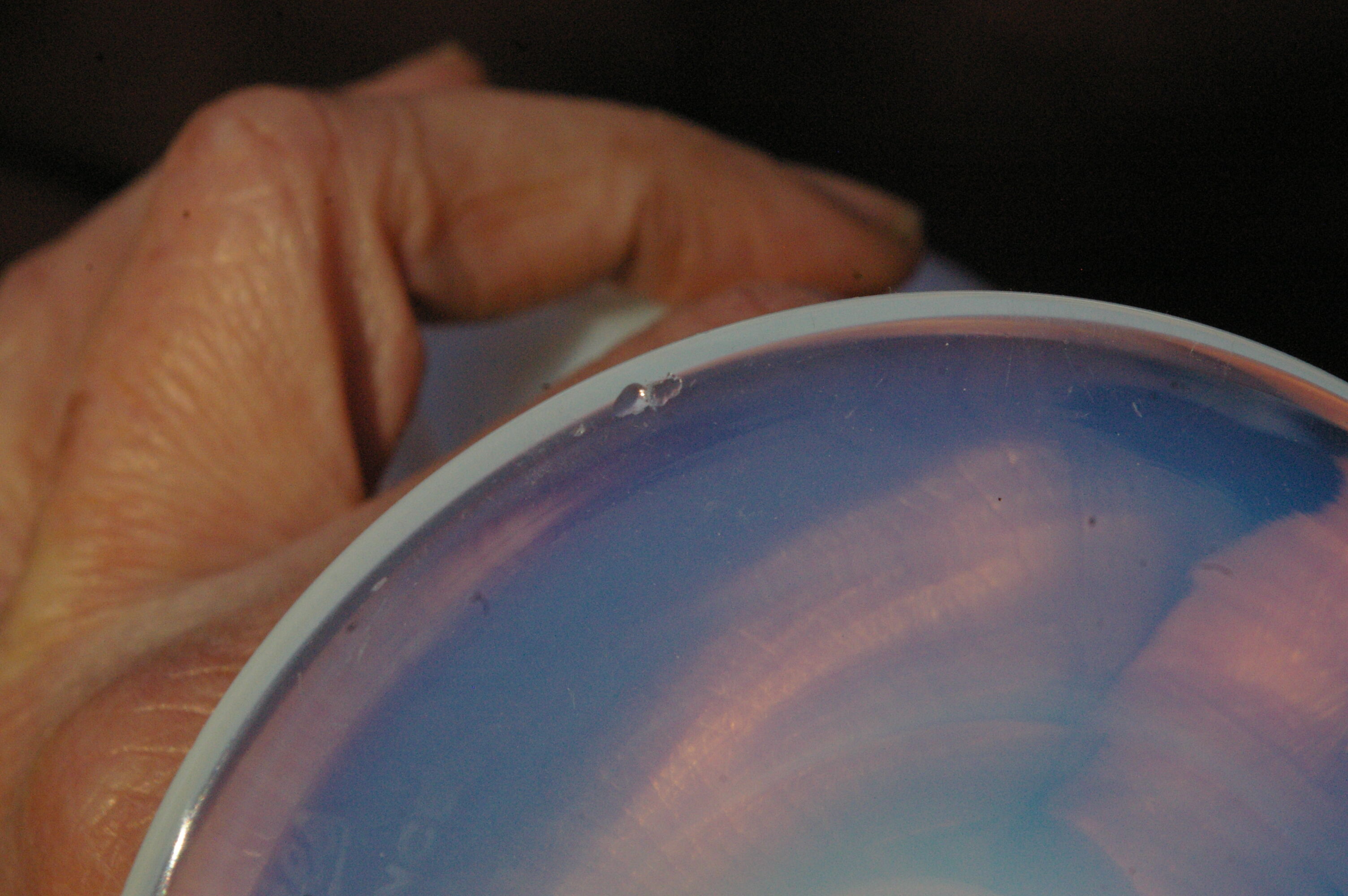 Vase balustre en opaline de Sèvres