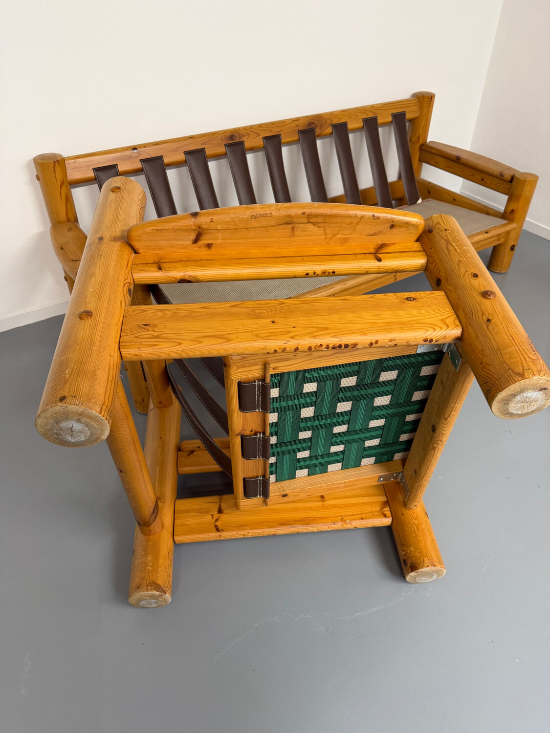 Set of 2 armchairs in solid pine with boucle fabric, 1970s Scandinavian design.