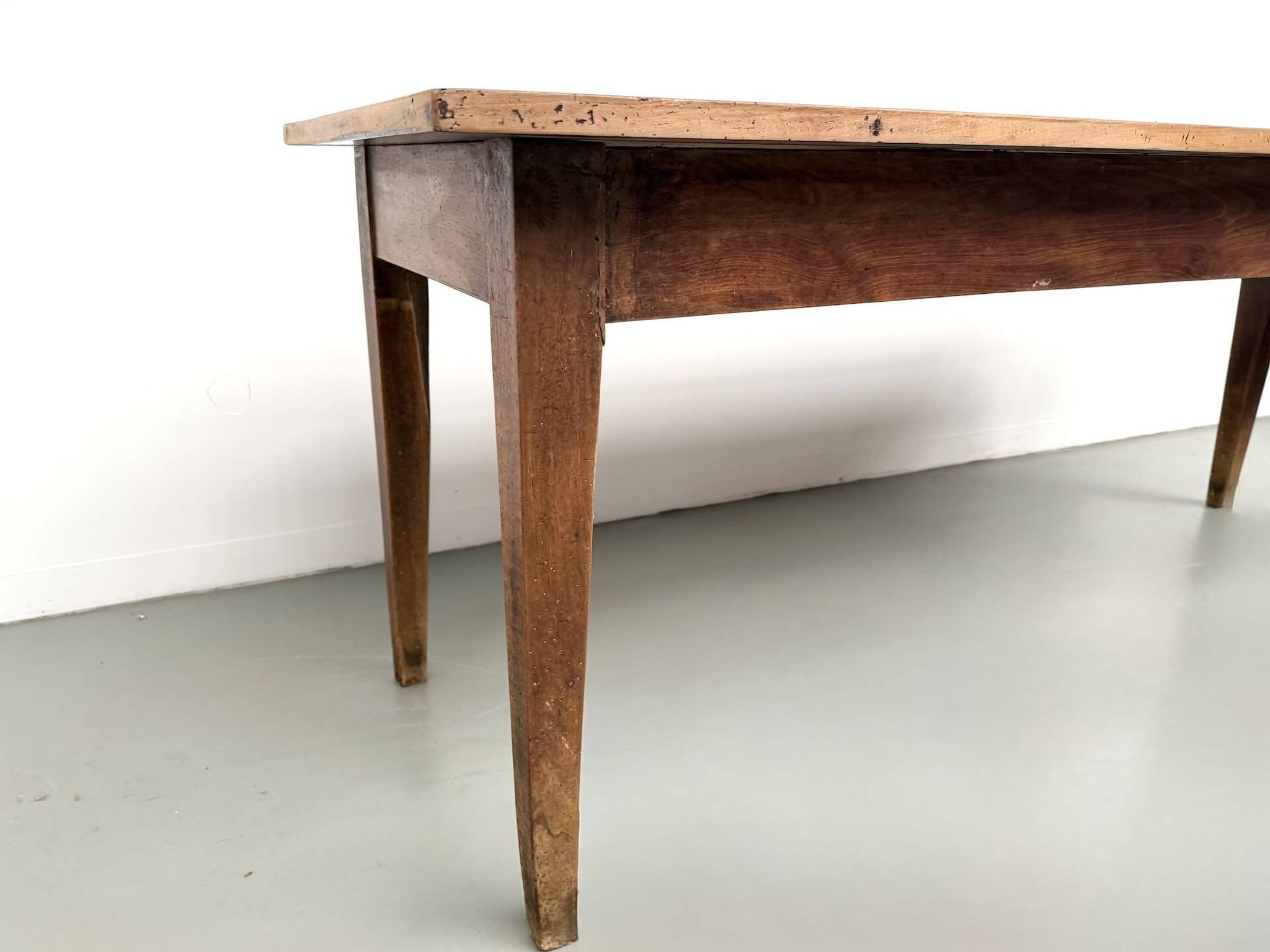 Table de ferme en noyer massif, années 50