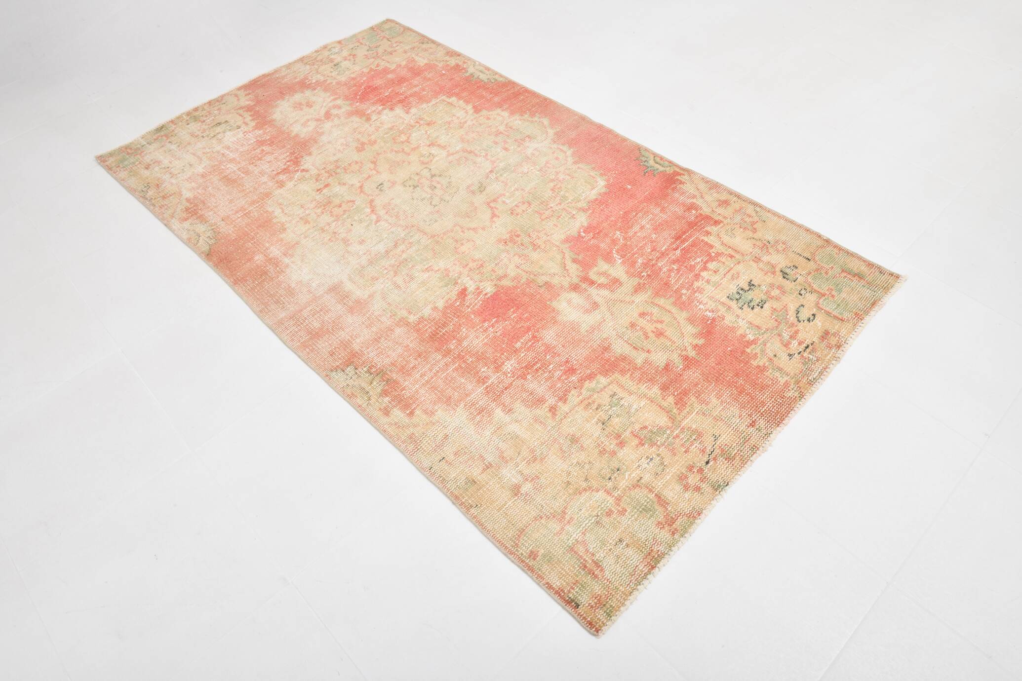 4x7 Red & Salmon Oriental Pattern Vintage Rug, 120x213Cm