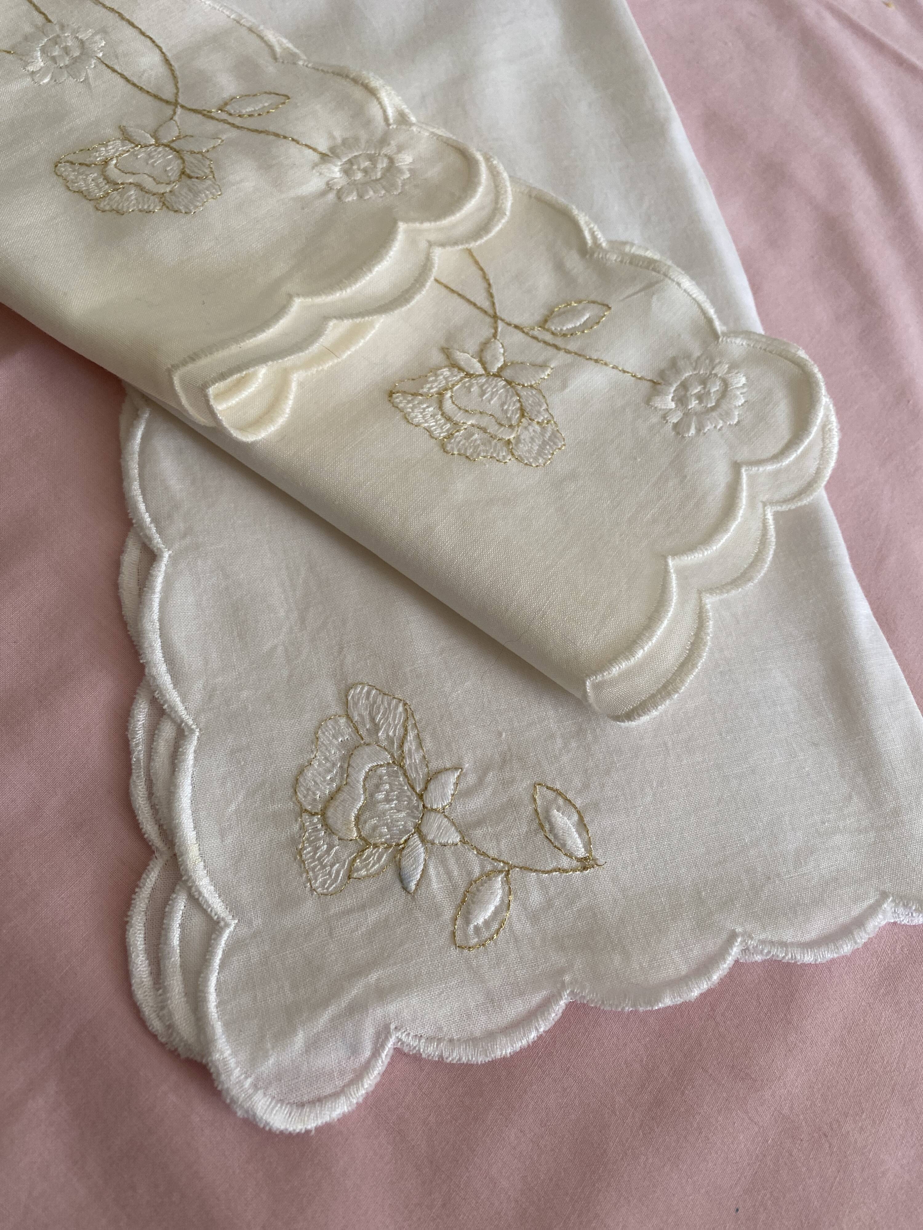 Seven table service and those napkins