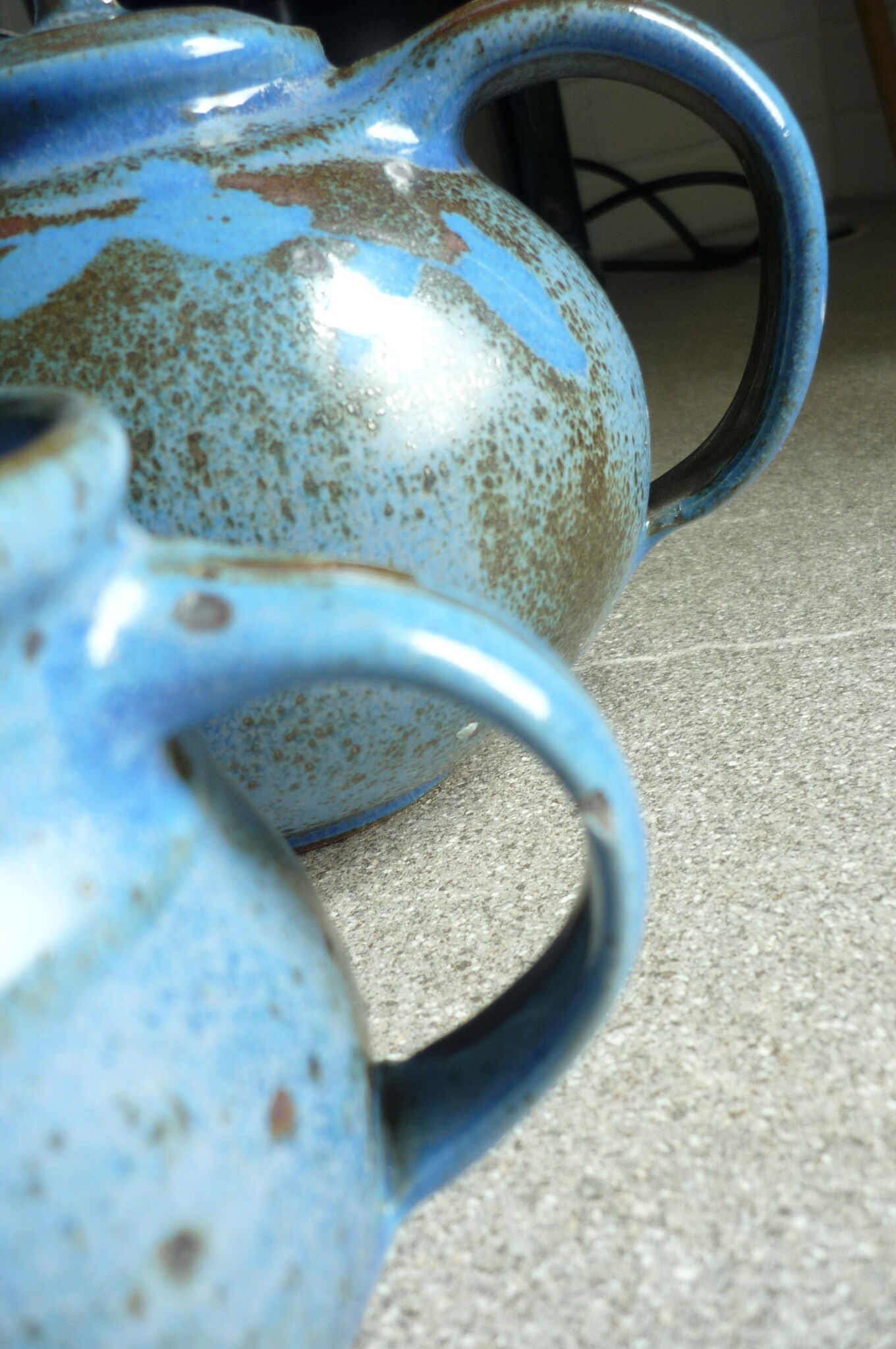 Vernified and flamed sandstone teapot, and its milk pot
