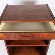Table de chevet en teck de design danois des années 1960.