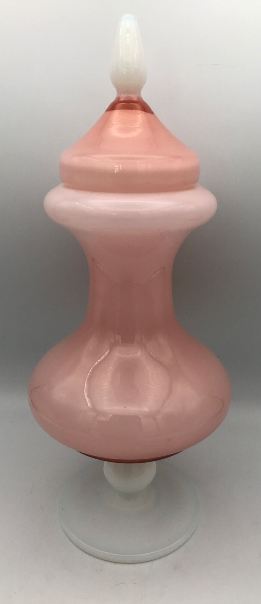 Old bonbonnière in opaline glass pink and white p. schneider 28 cm