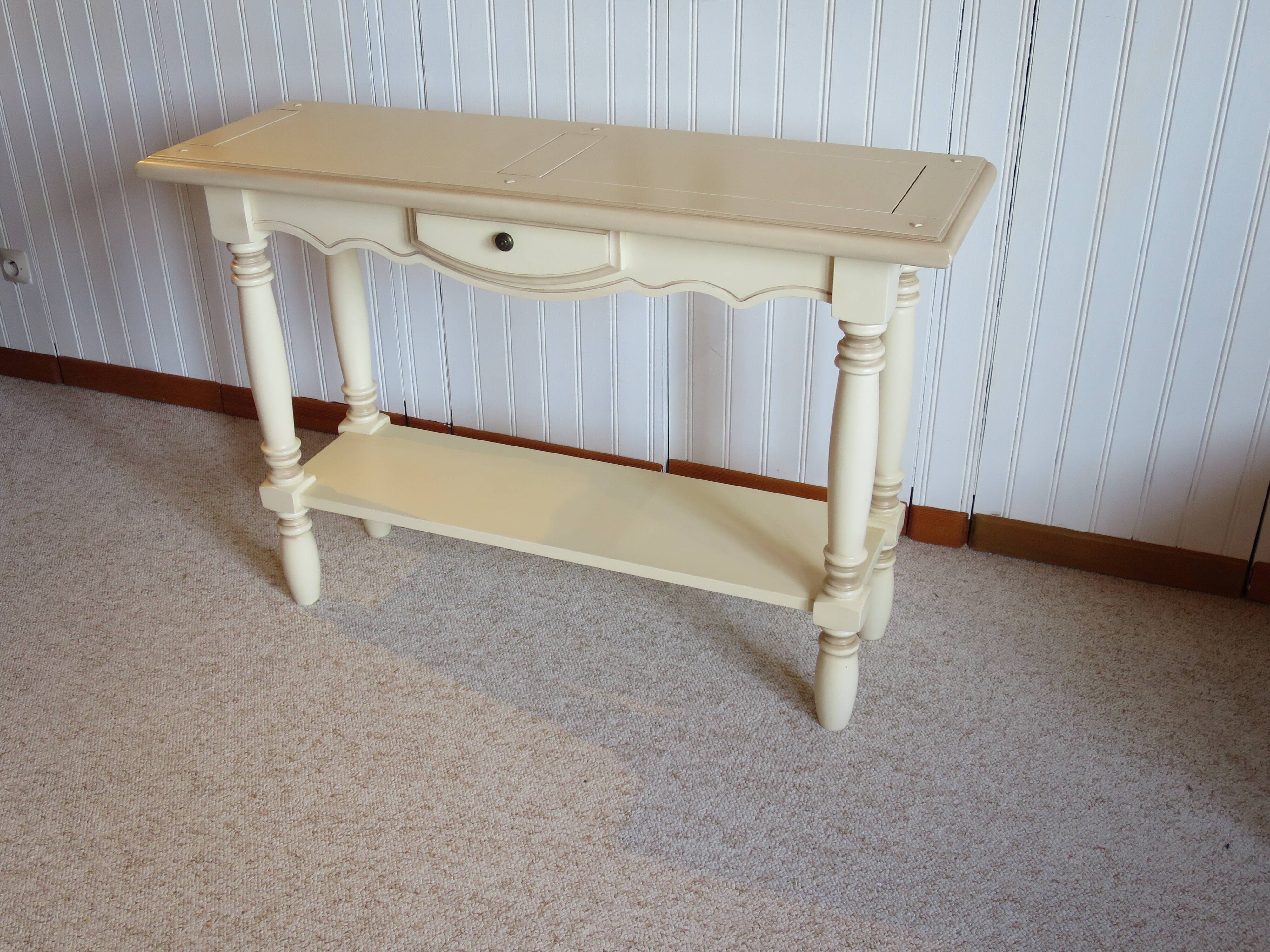 Elegant and classic console – cream color – 1 drawer