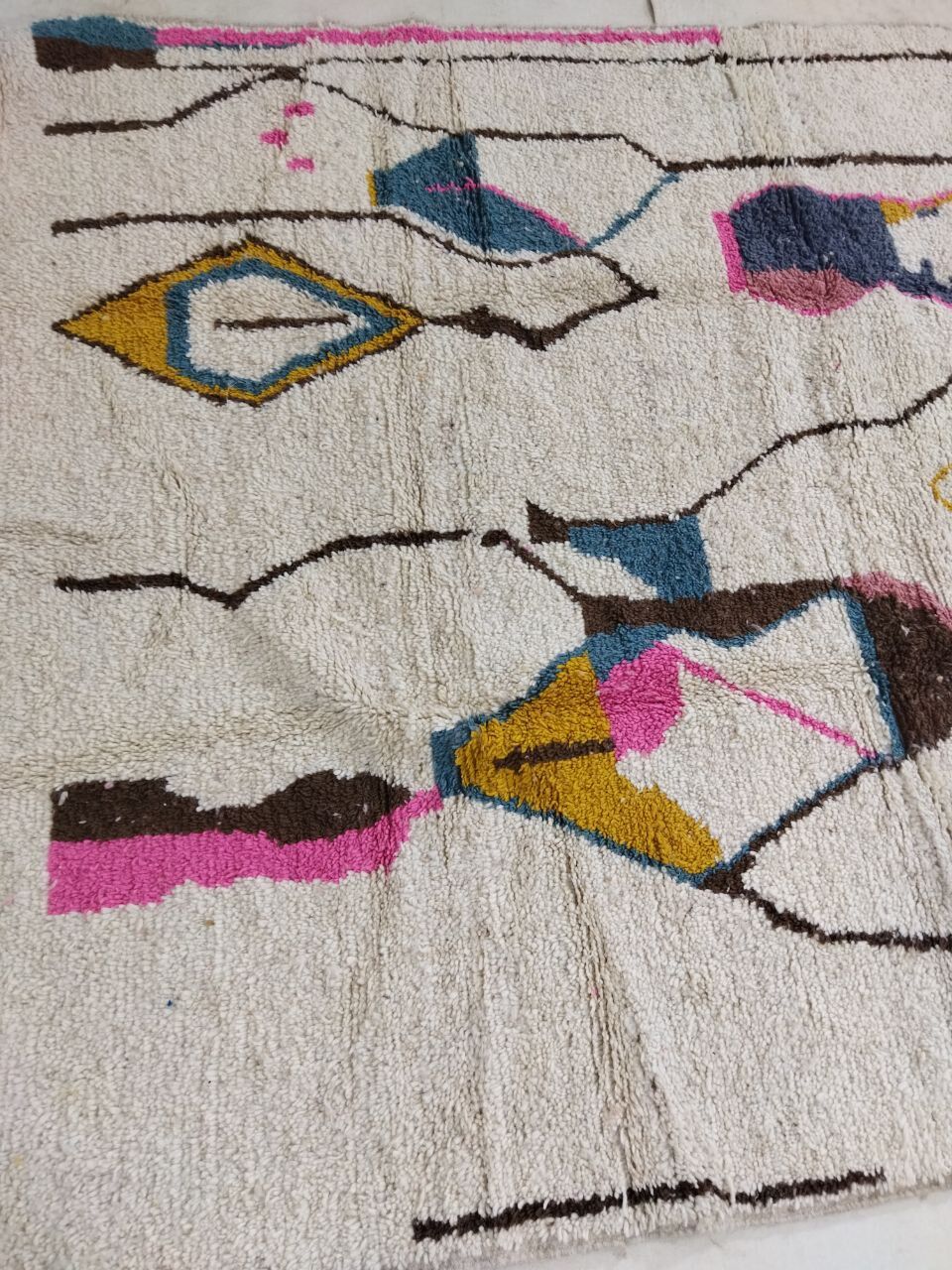 Handmade moroccan berber carpet 293 x 187 cm