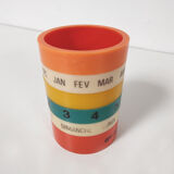 Perpetual pencil pot calendar 70s