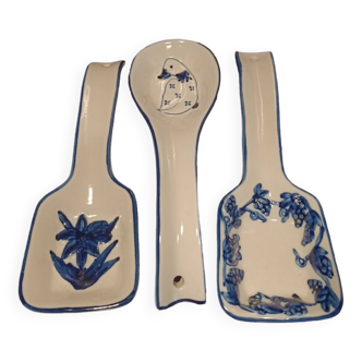 Earthenware spoon holder