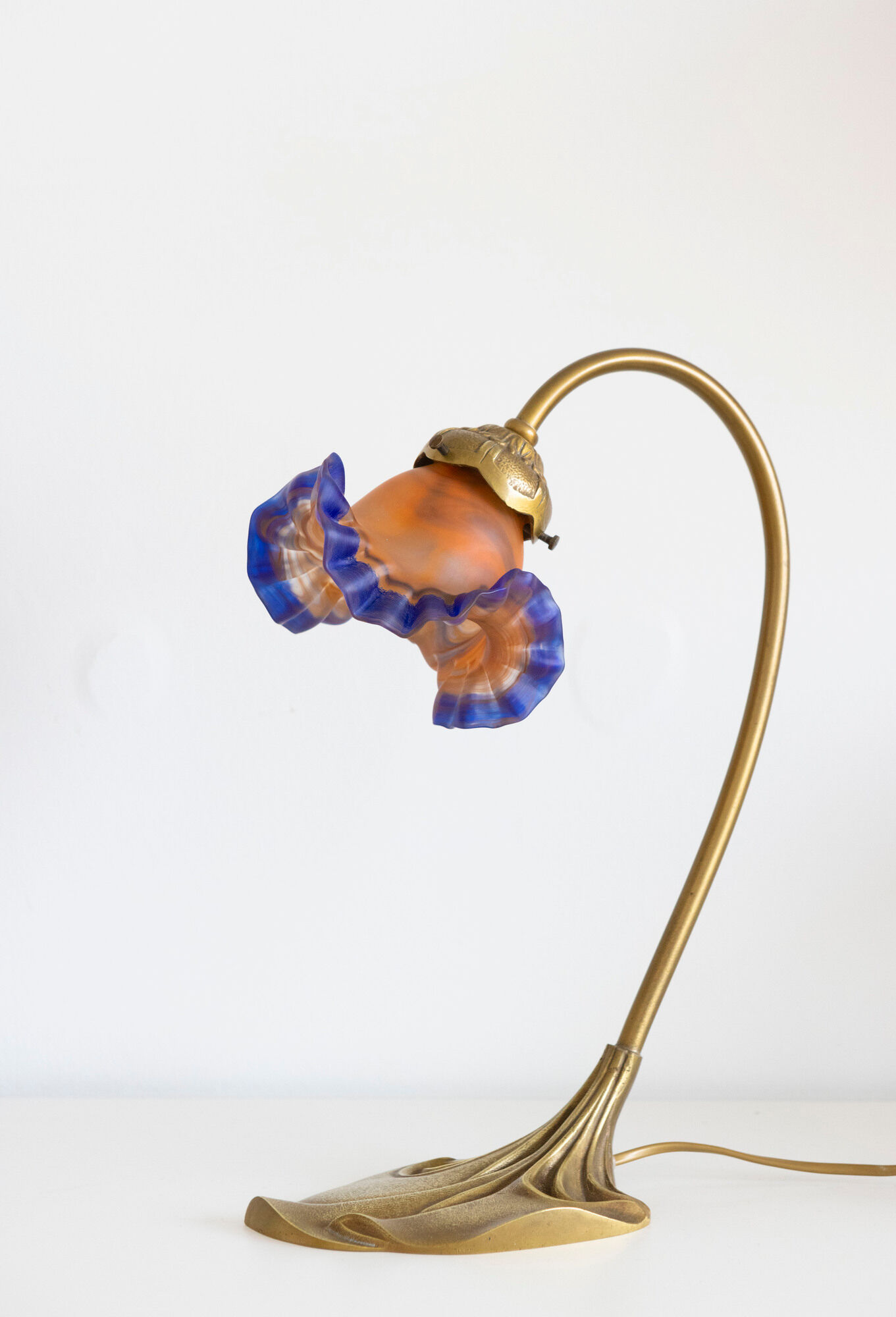 Lamp style art nouveau tulip glass of Vianne