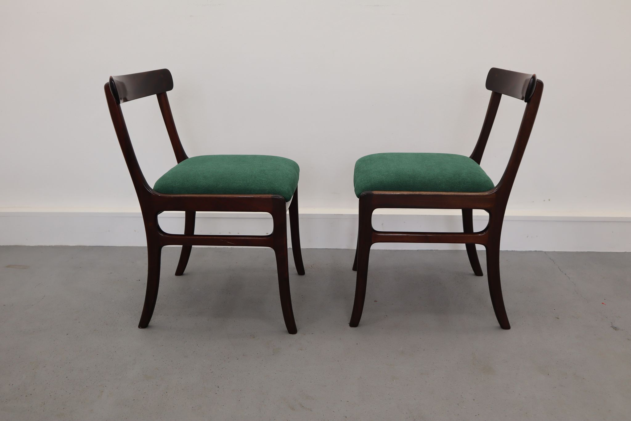 Chaises à manger danoise du milieu du siècle de Poul Jeppesens Møbelfabrik années 1960