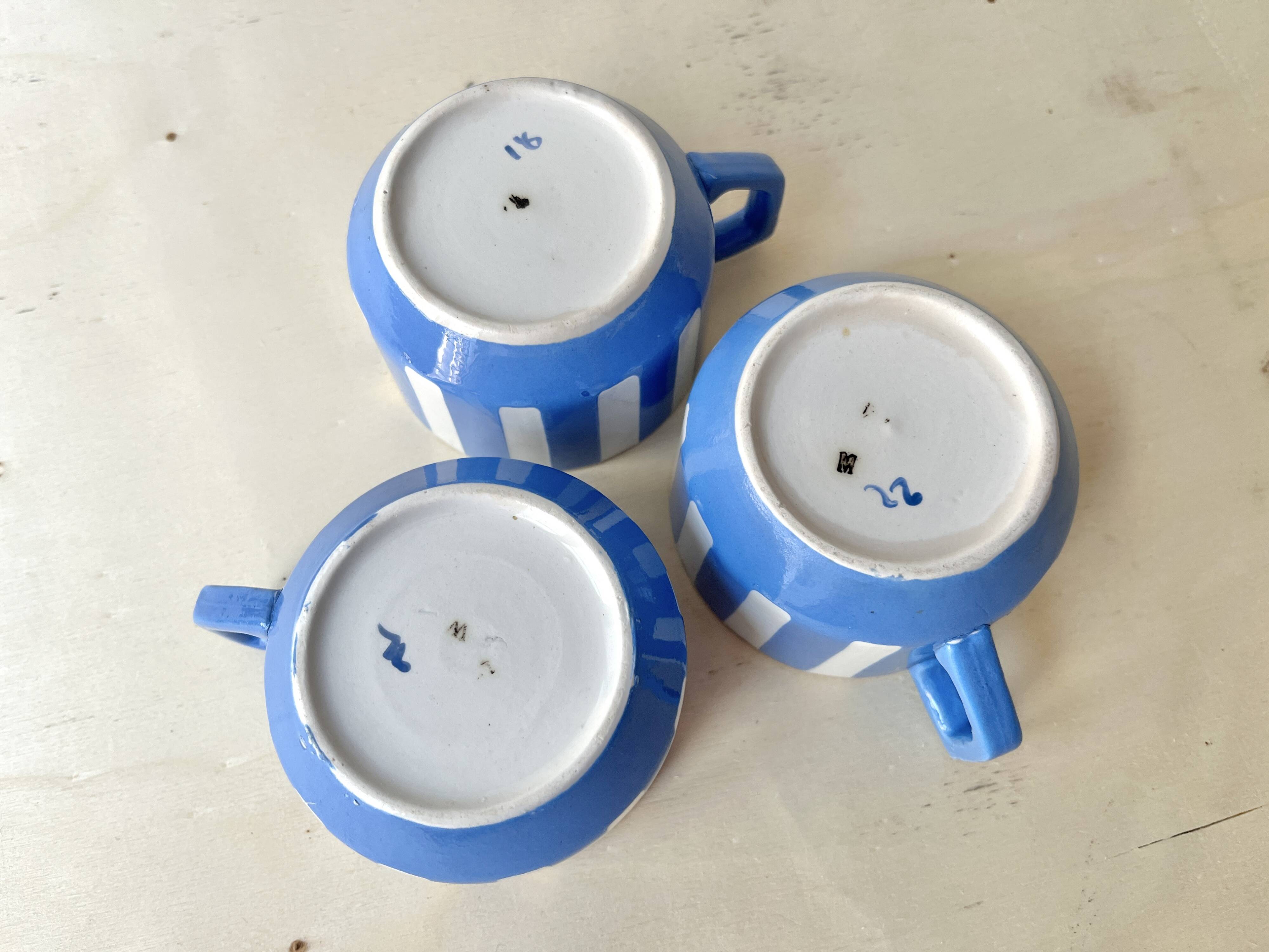 Set of 3 FOX TROTT coffee cups from Sarreguemines, 1930s, Art Deco service.