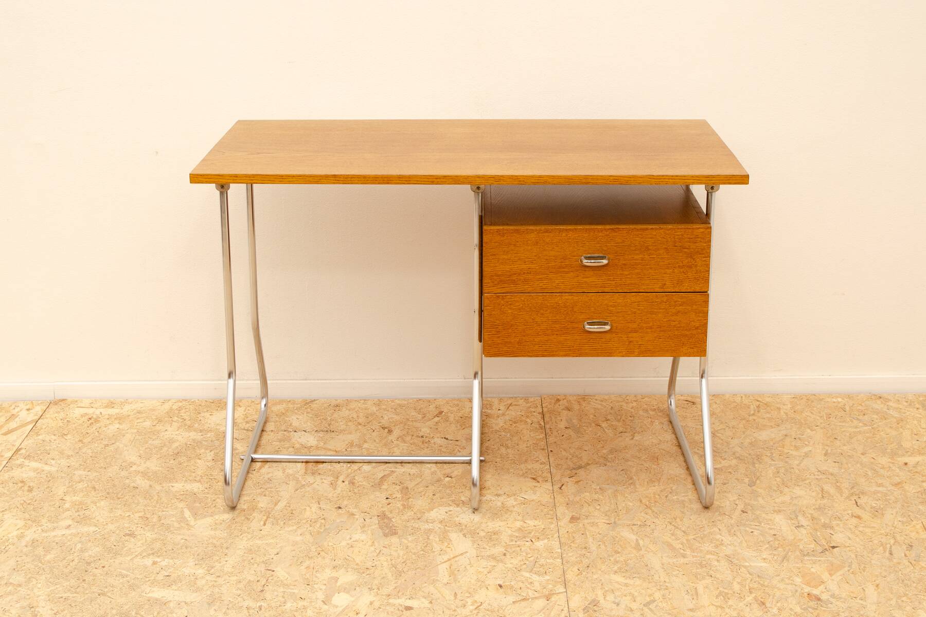 Bureau moderniste tchécoslovaque en chrome et bois, années 1950, Europe
