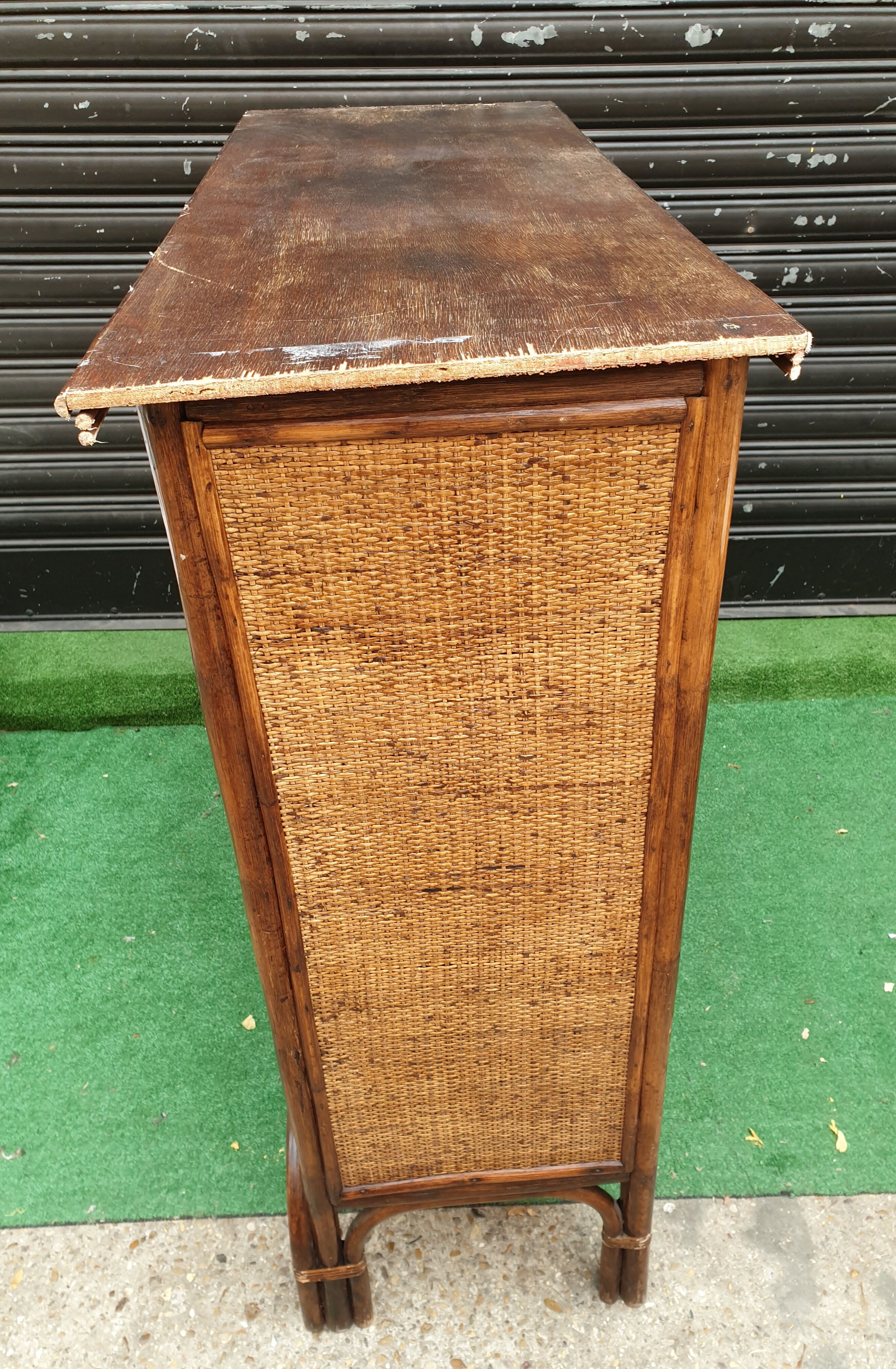 Vintage bamboo and rotin bar