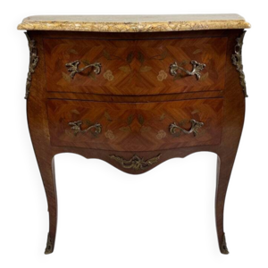 Commode galbée