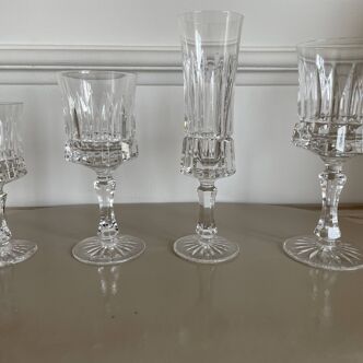 Service de verres « Vintage» en cristal taillé pieds étoilés  Fabricant Villeroy & Bosh