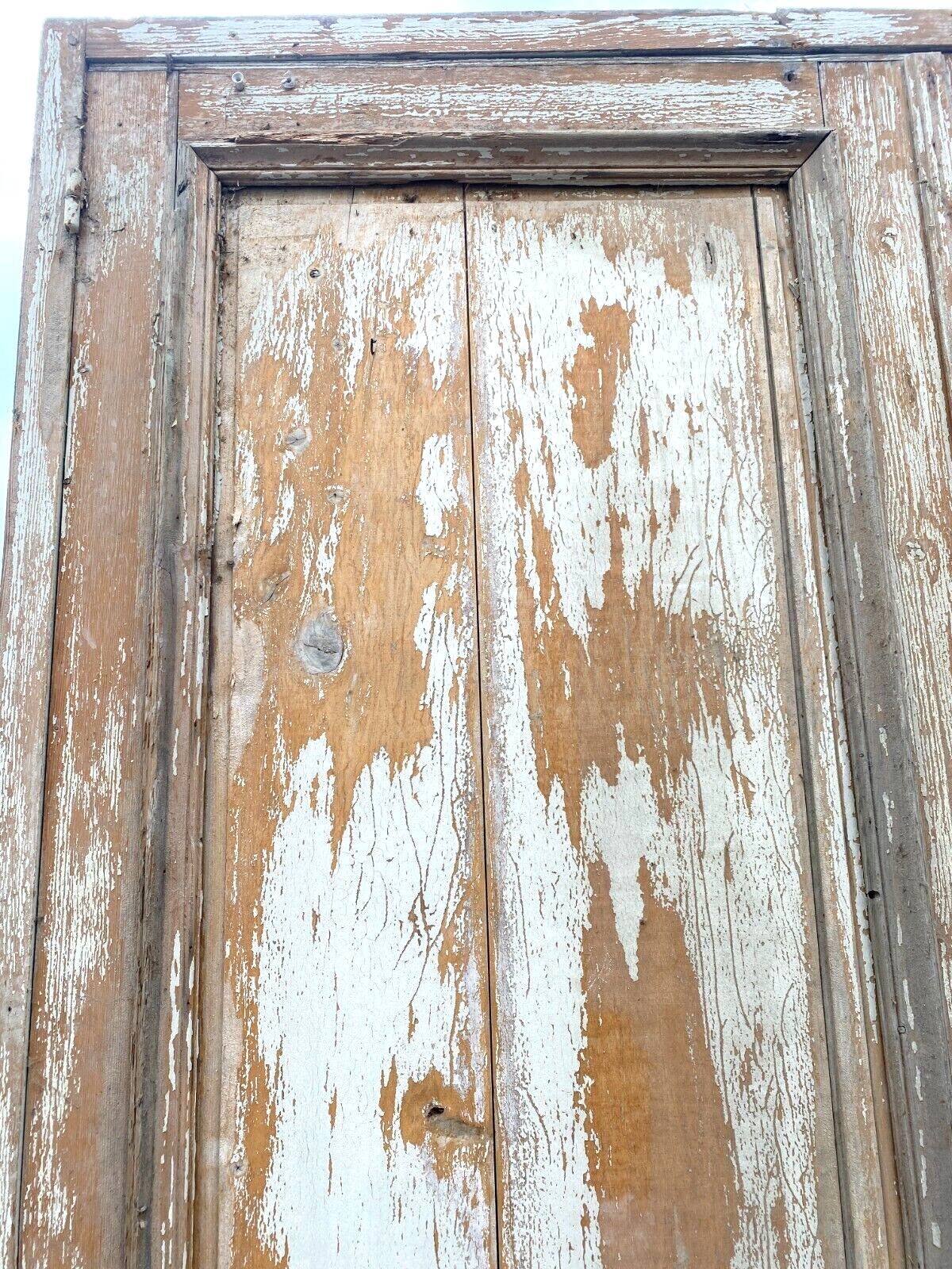 Façade de placard à double portes en sapin massif XXsiècle