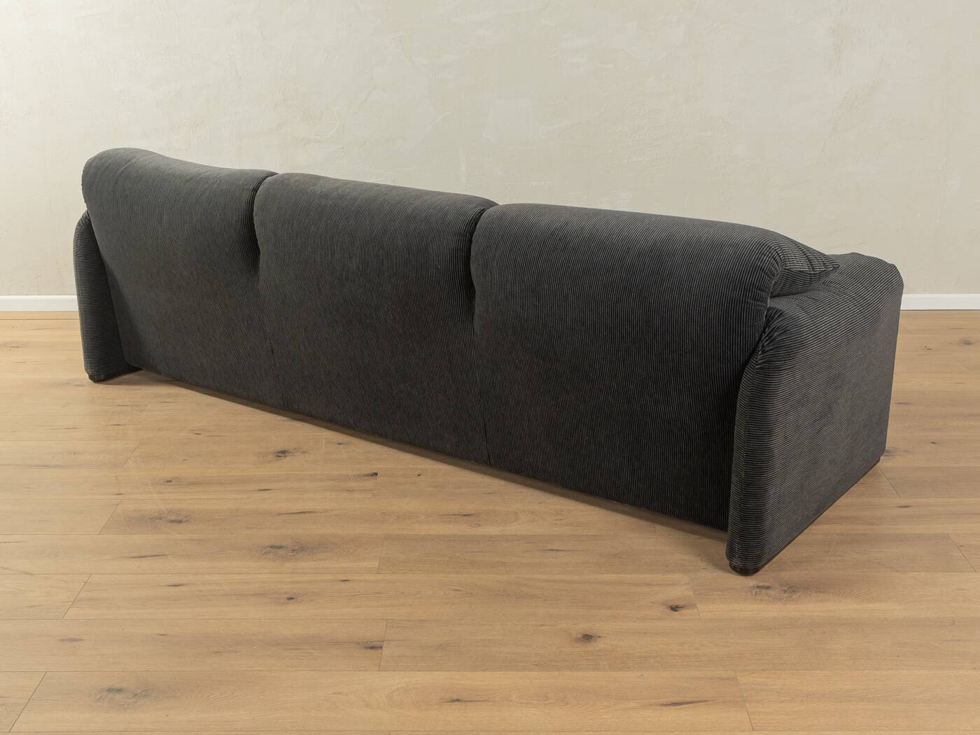"675 MARALUNGA" sofa, Vico Magistretti, Cassina