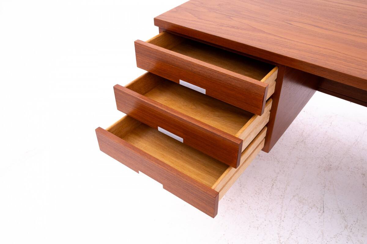 Teak desk, Eigil Petersens Mobelfabrik, Denmark, 1970s.