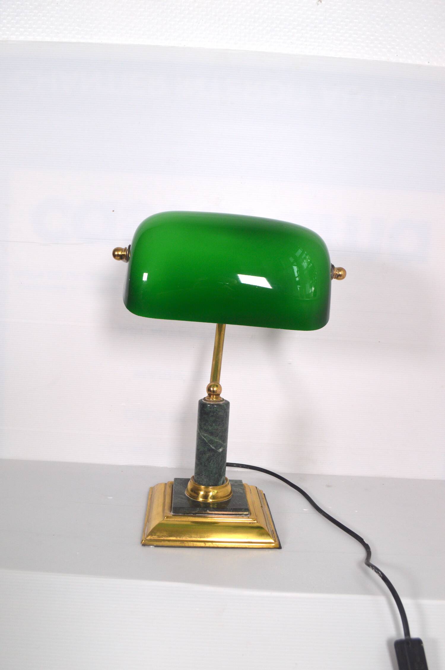 Banker's lamp