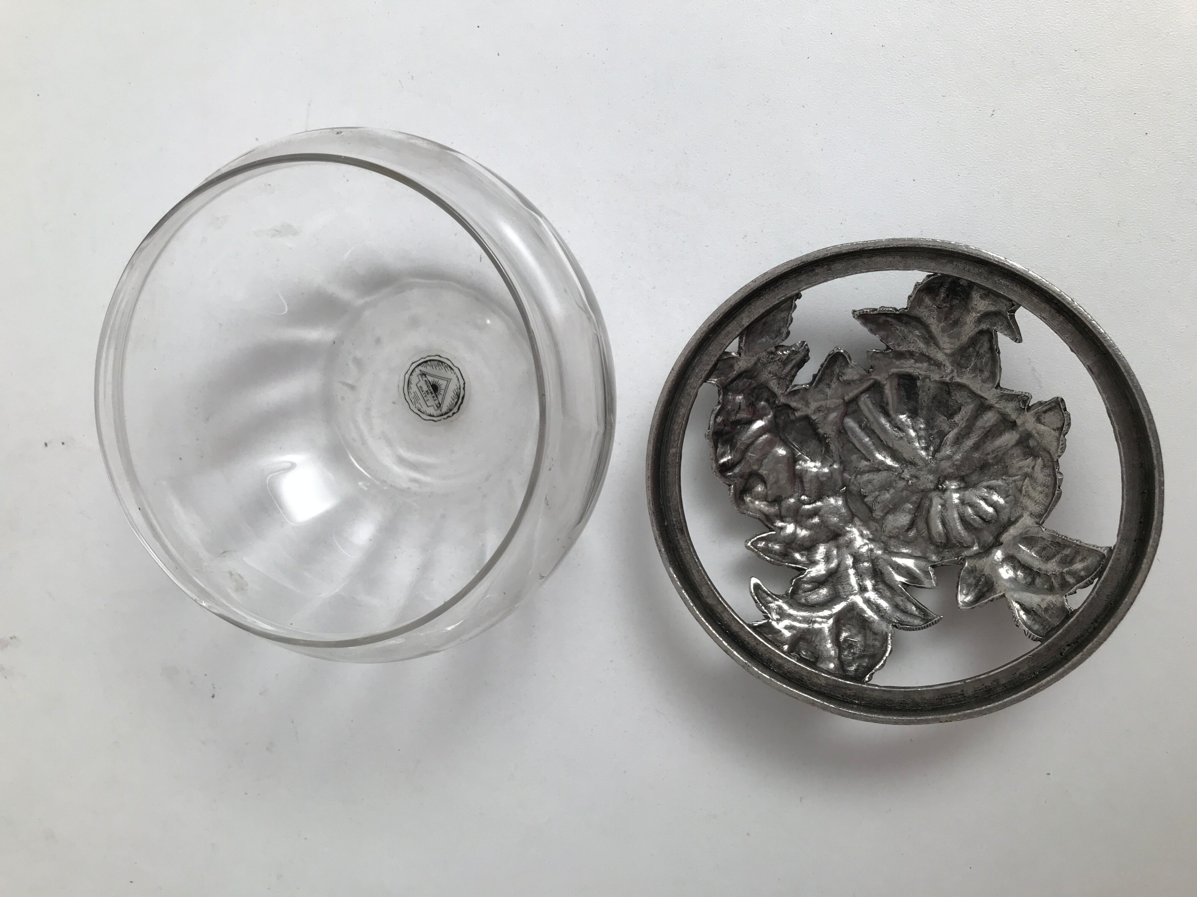 Small empty candy pocket pocket glass tin lid