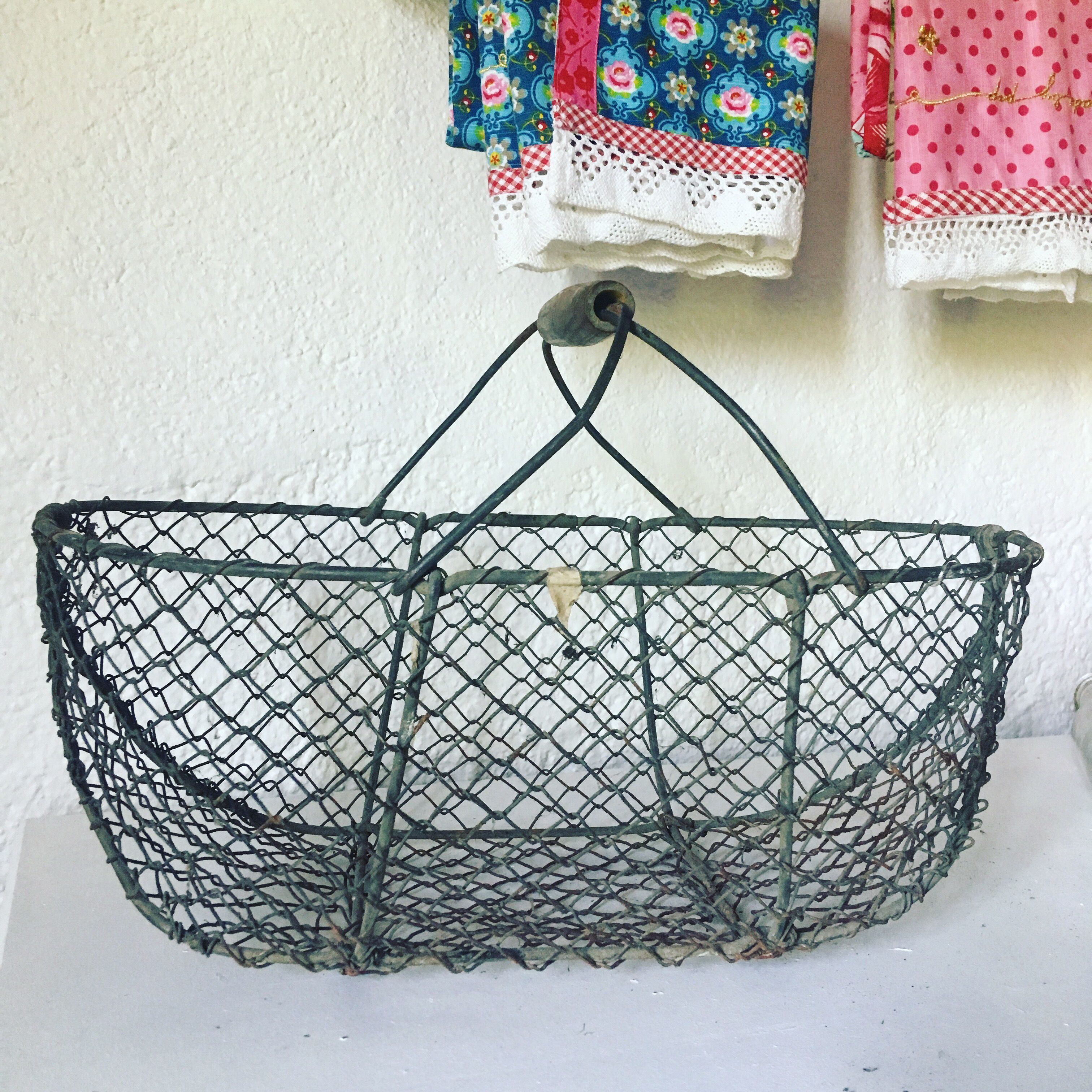 Apple basket made of wire