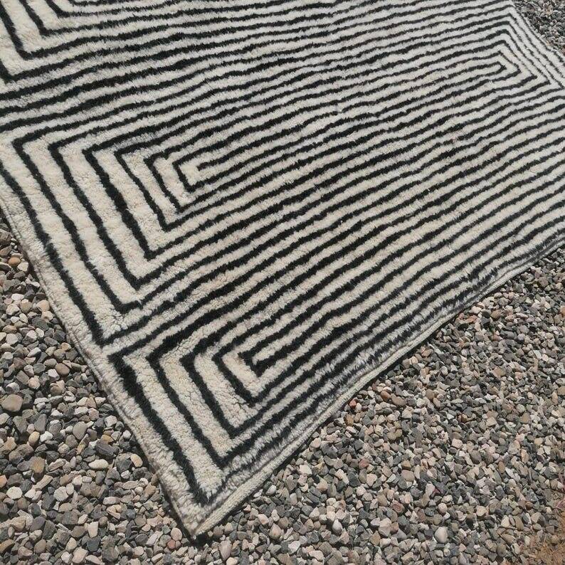 Authentic handmade Berber rug 155/255 cm