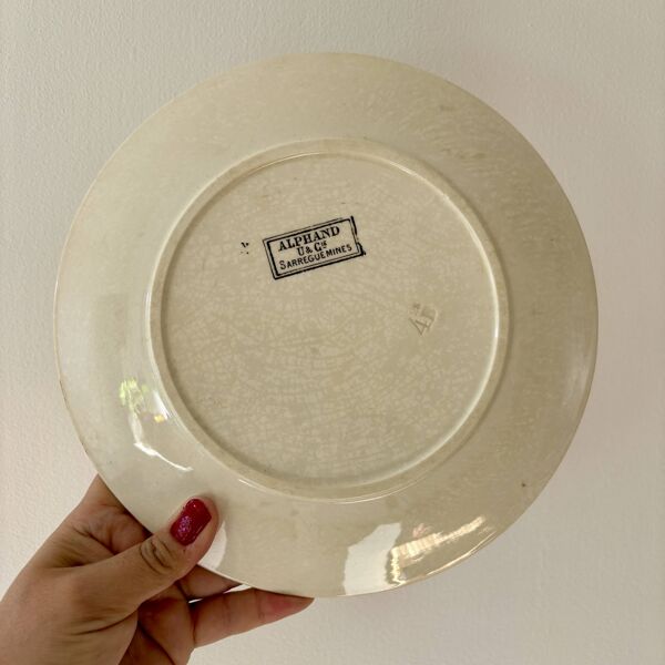 Lot de 6 assiettes plates anciennes en terre de fer modèle Alphand