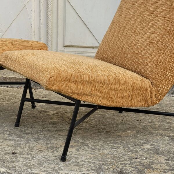 Paire de fauteuils de Geneviève Dangles édition Burov.