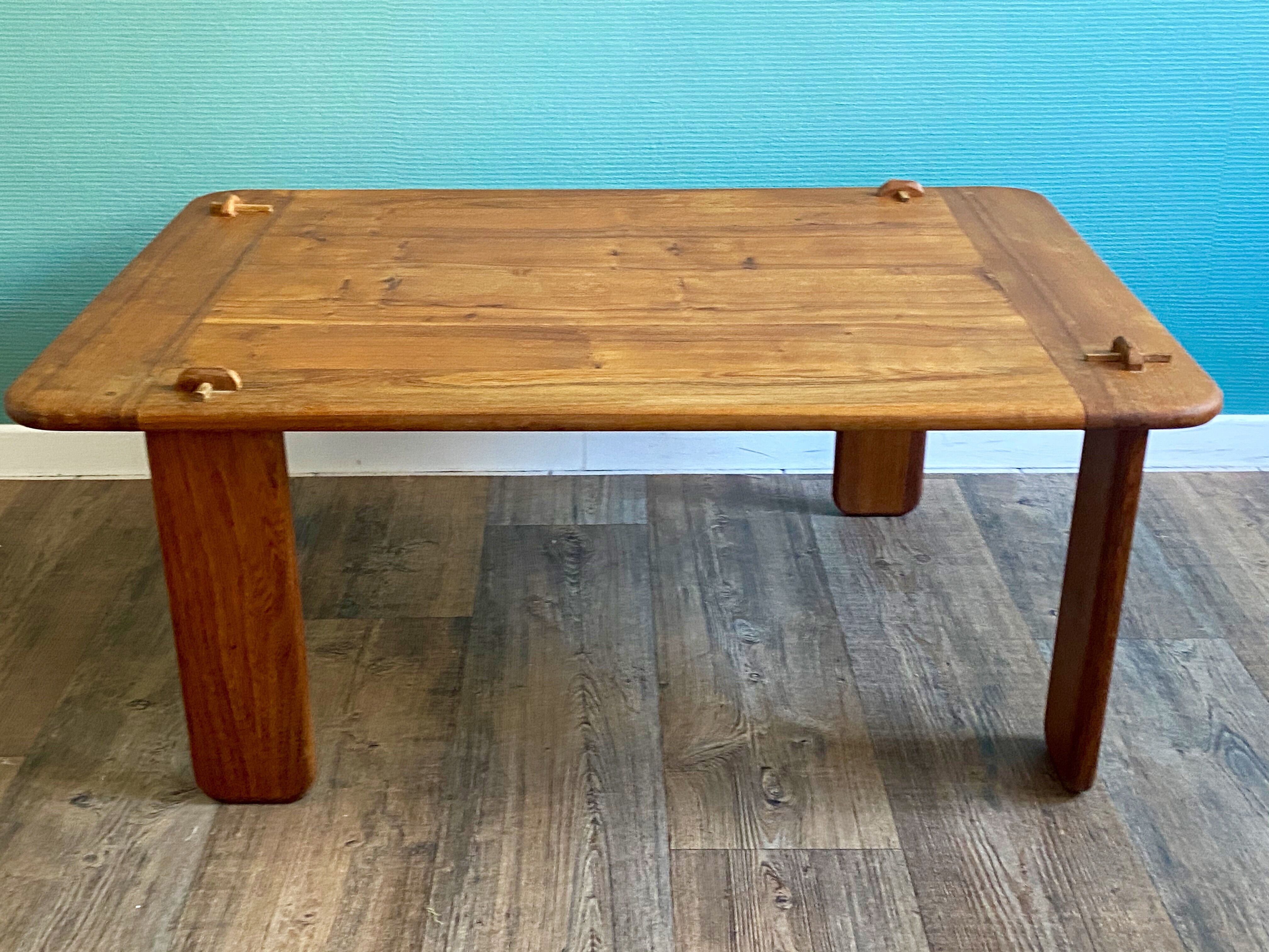 Coffee table in blond wood signed Alain Gaubert (20th century)