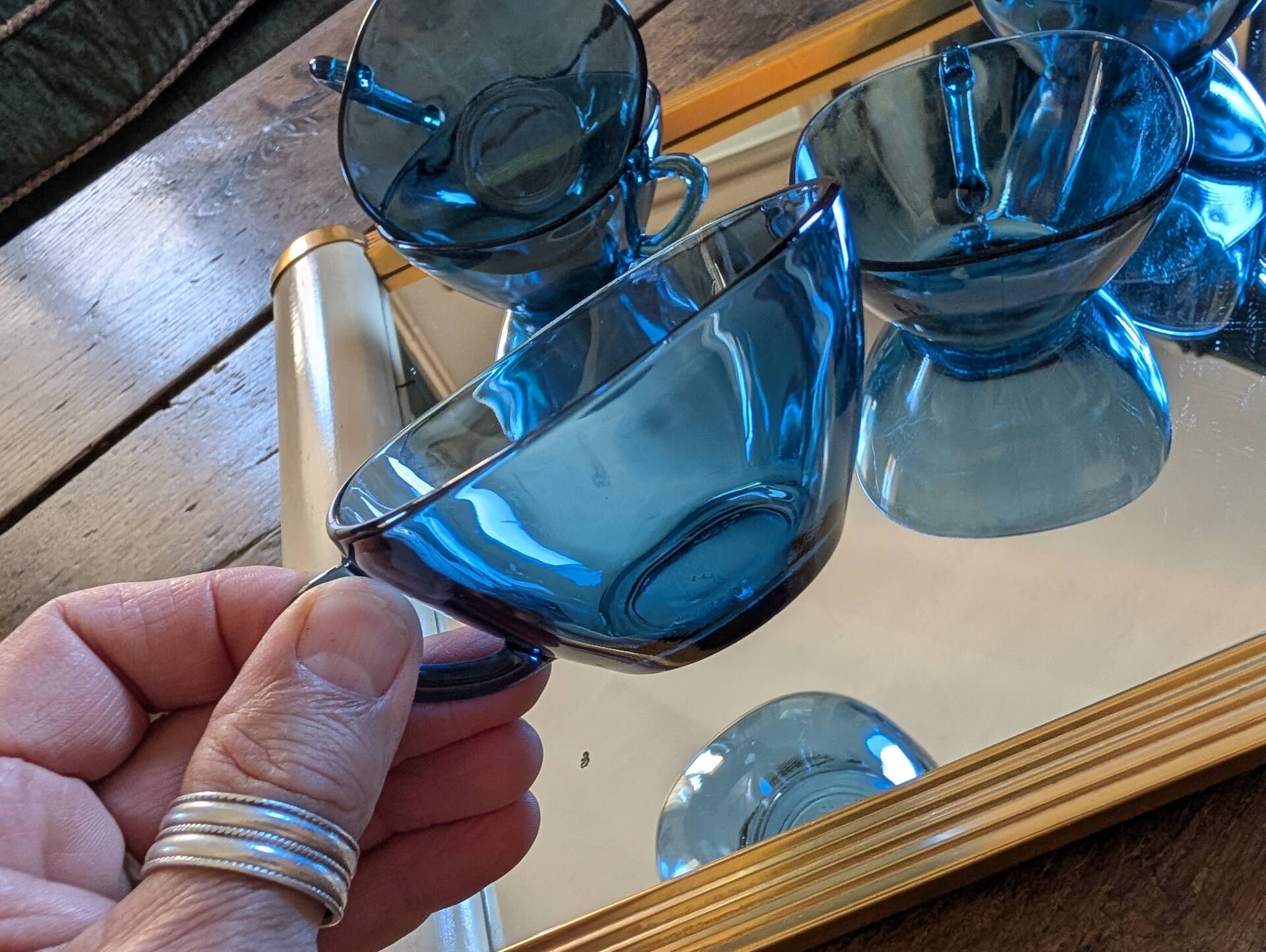 8 lagoon blue cups – 1970s, retro shine