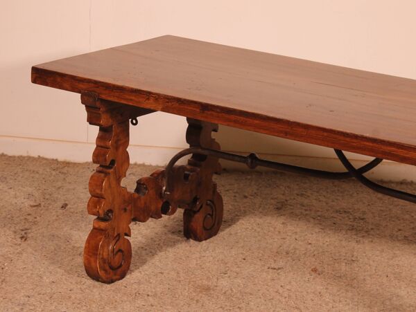 Table Basse Espagnole En Noyer - 17° Siècle