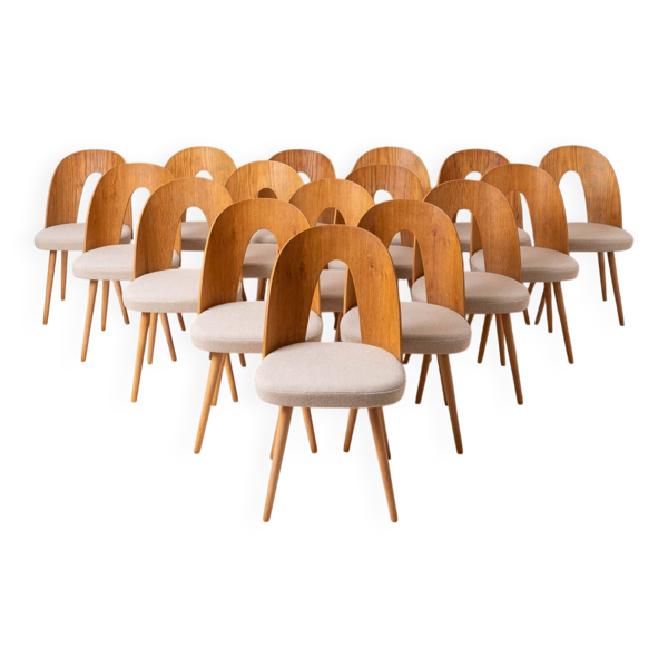 10 chaises par A. Šuman