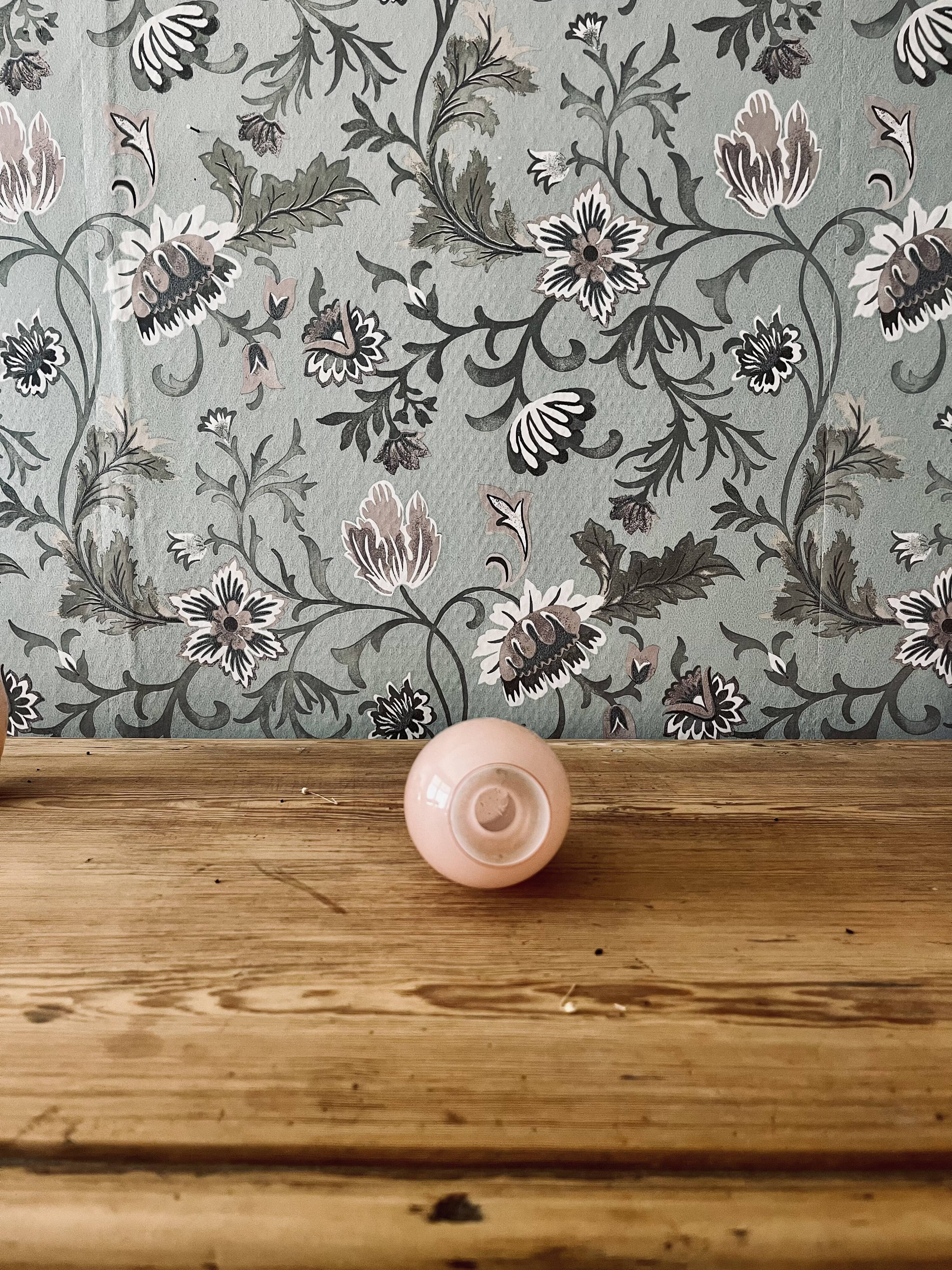 Old opaline toiletries