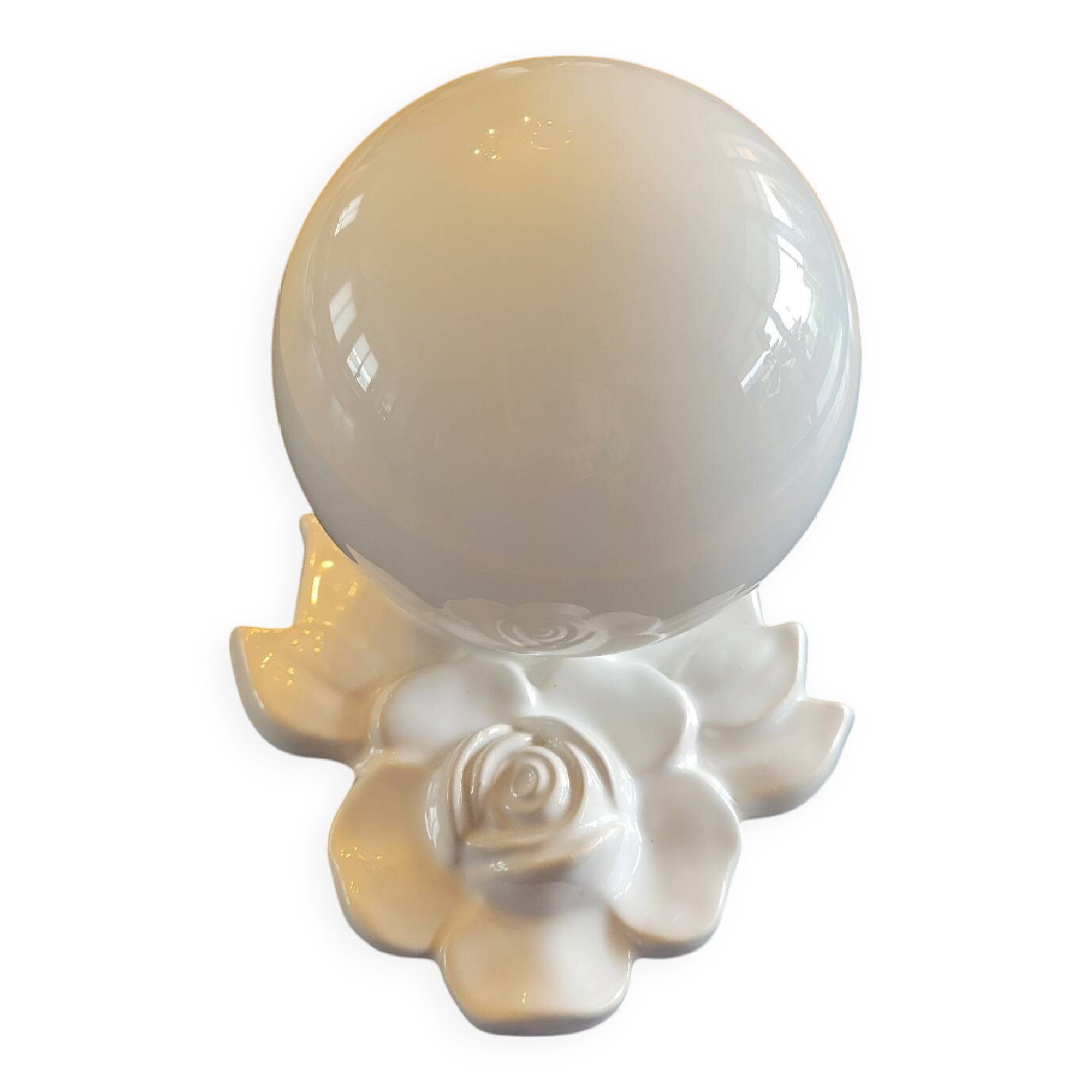 Porcelain wall light - opaline globe