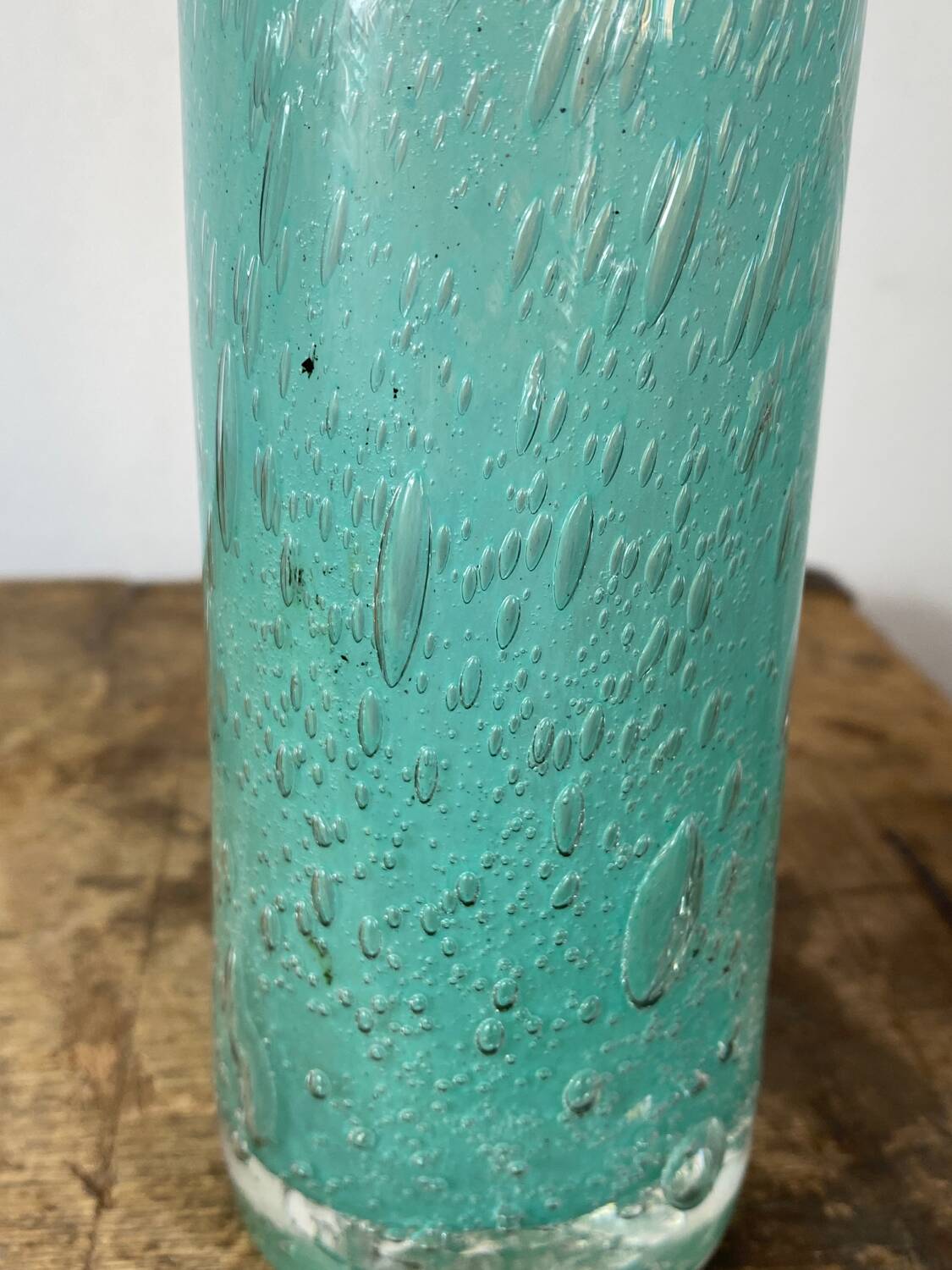 Tubular bubble glass vase