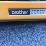 Machine à écrire Brother 262 TR made in Japan années 70. Ruban neuf, format A3 et A4