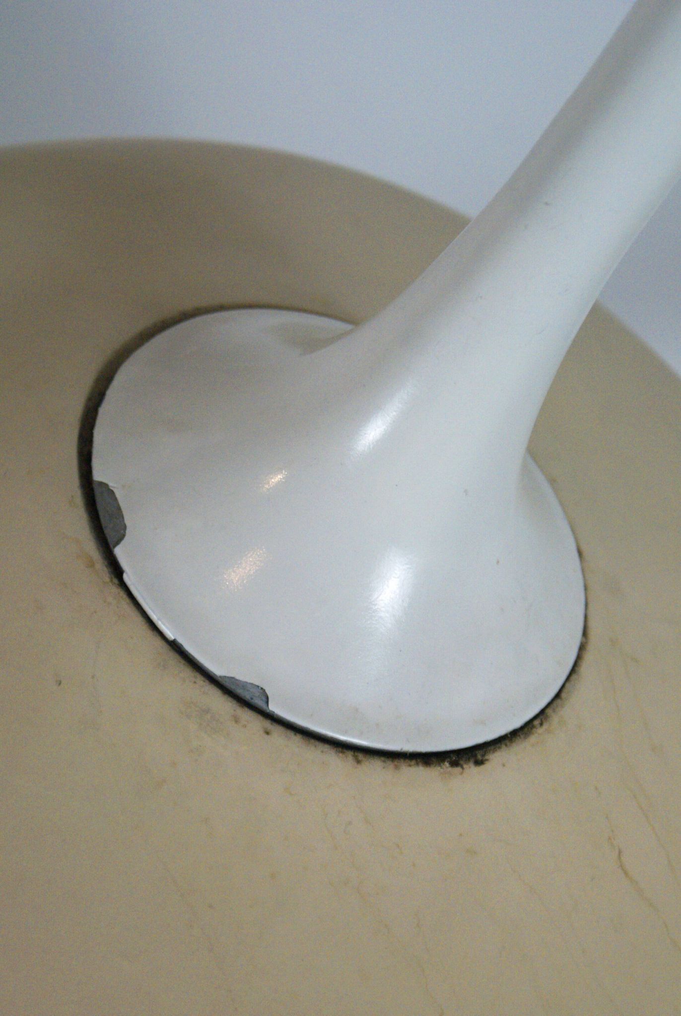 Tulip armchair by Eero Saarinen for Knoll International