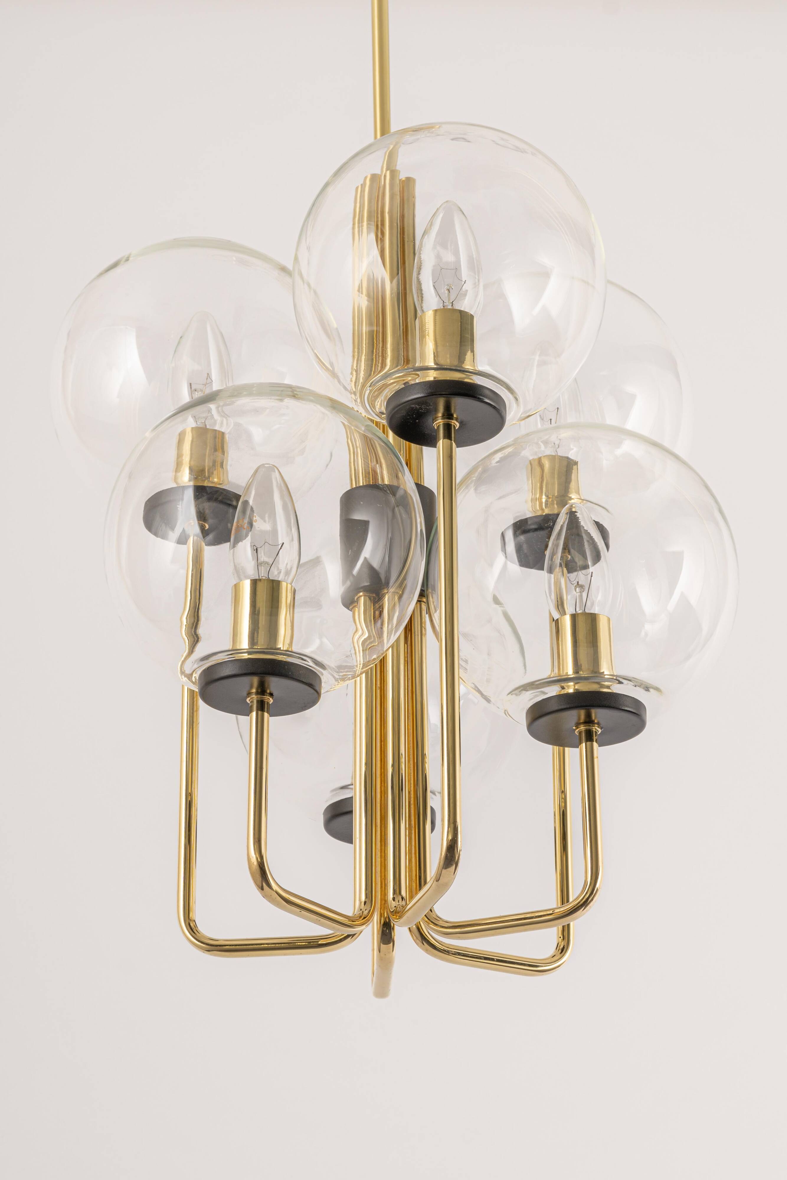 Superb brass suspension in Sciolari style, Germany, 1970s.