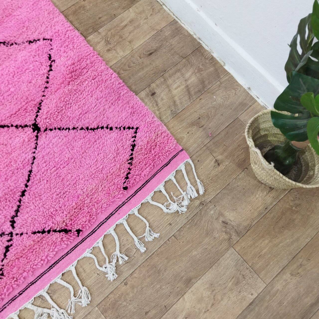 Azilal Berber rug in handmade wool 300 X 190 CM