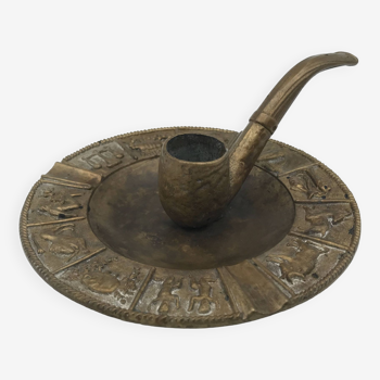 Cendrier vintage en bronze à décor de pipe et des signes du zodiaque