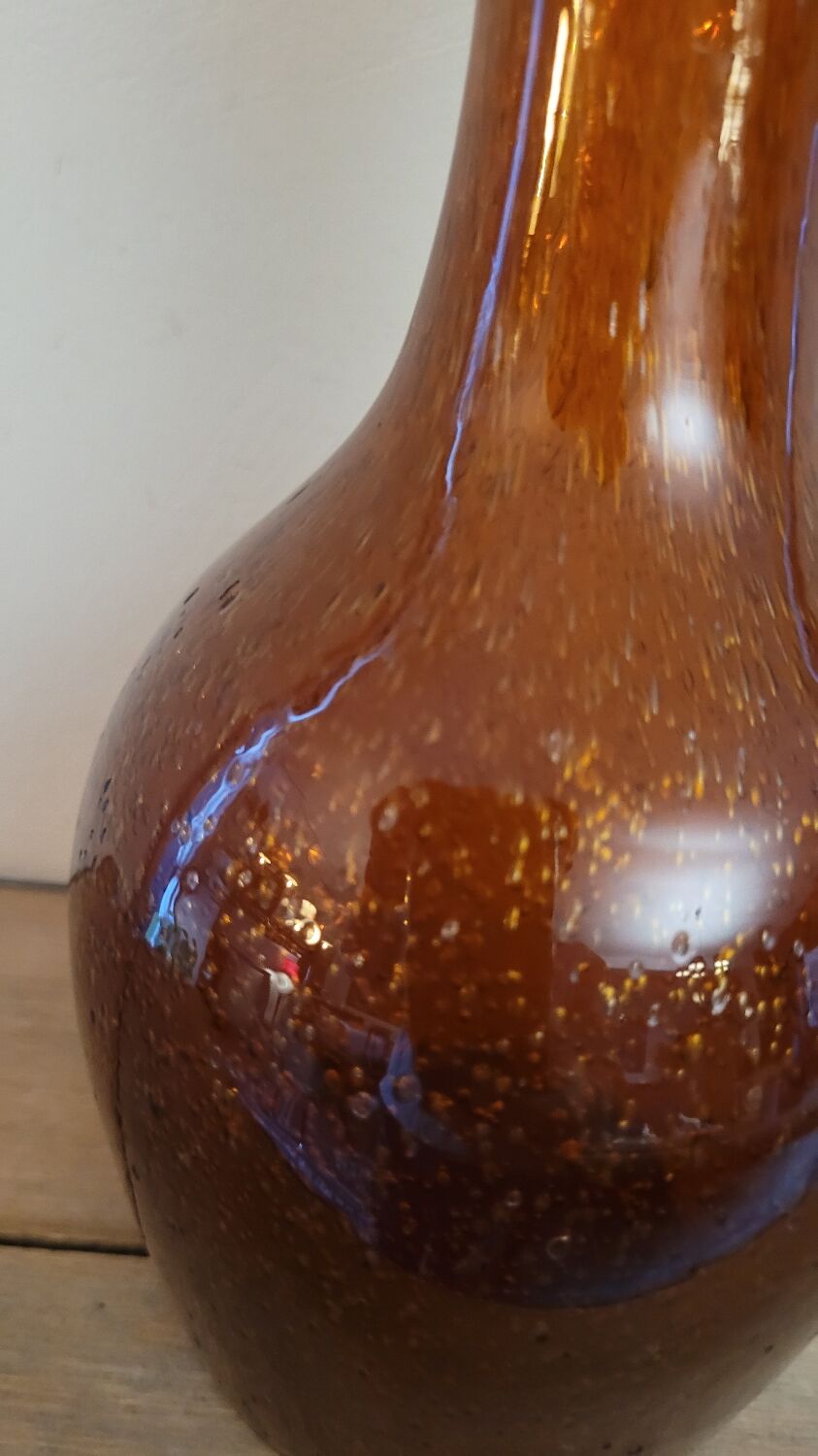 Bubbled glass vase
