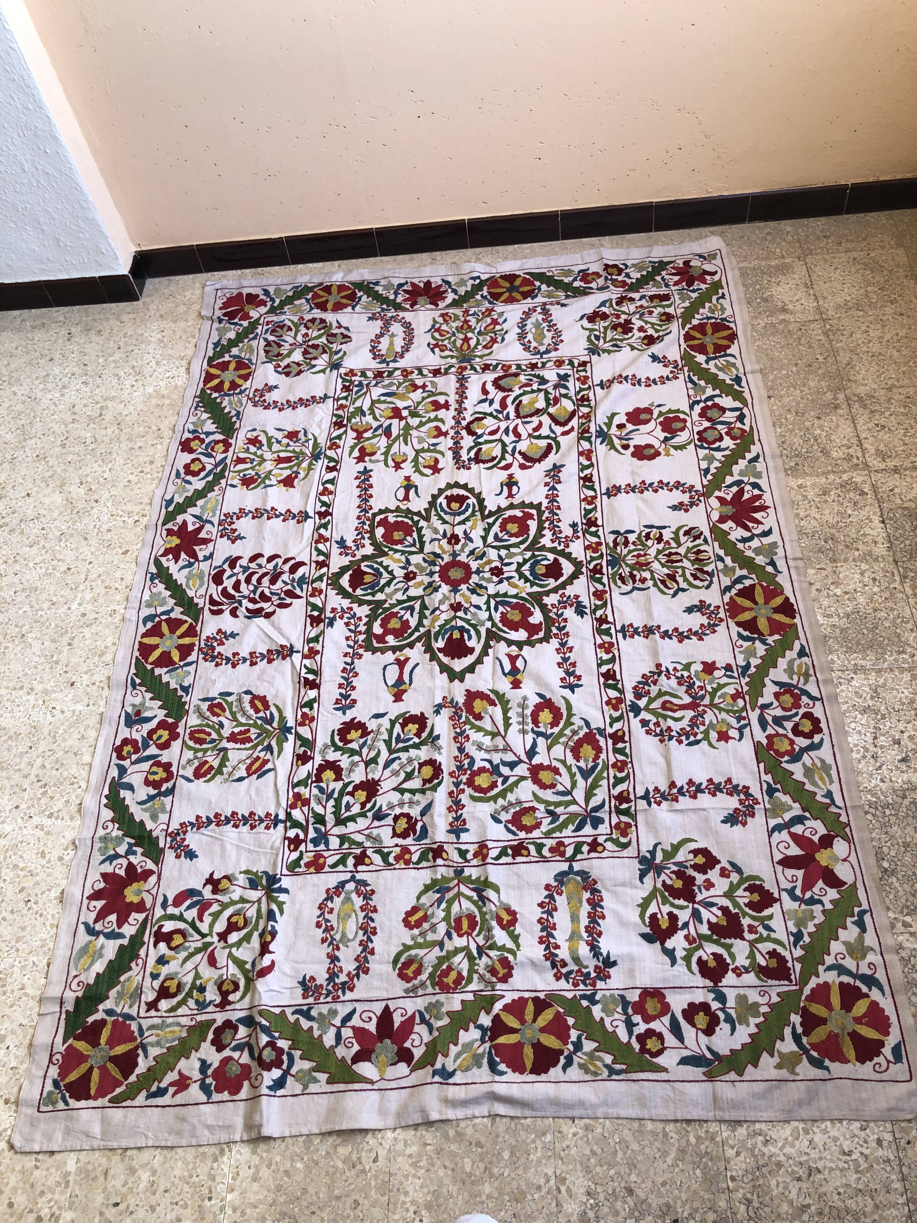 Suzani silk carpet 115x173cm
