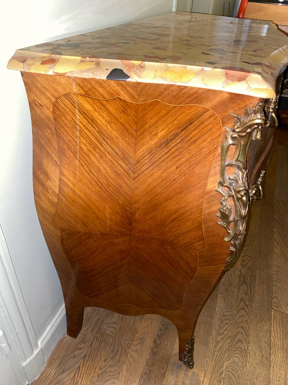 Louis XV style inlaid chest of drawers