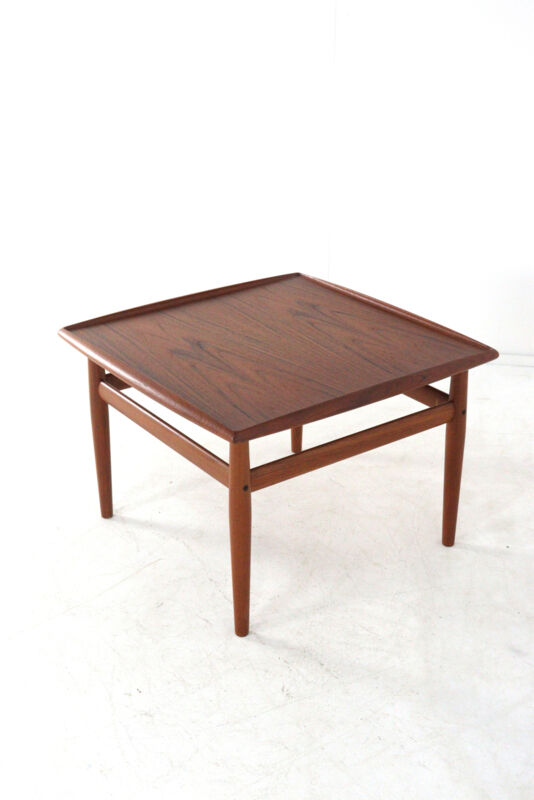 Grete Jalk for Glostrup coffee table - teak - danish design