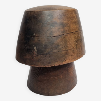 Hat form on solid wood stand, 1900s period